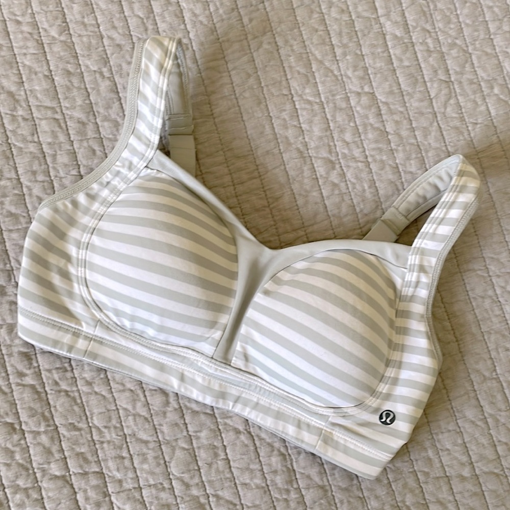 SALE ✨Lululemon Striped Sports Bra- Size 34D